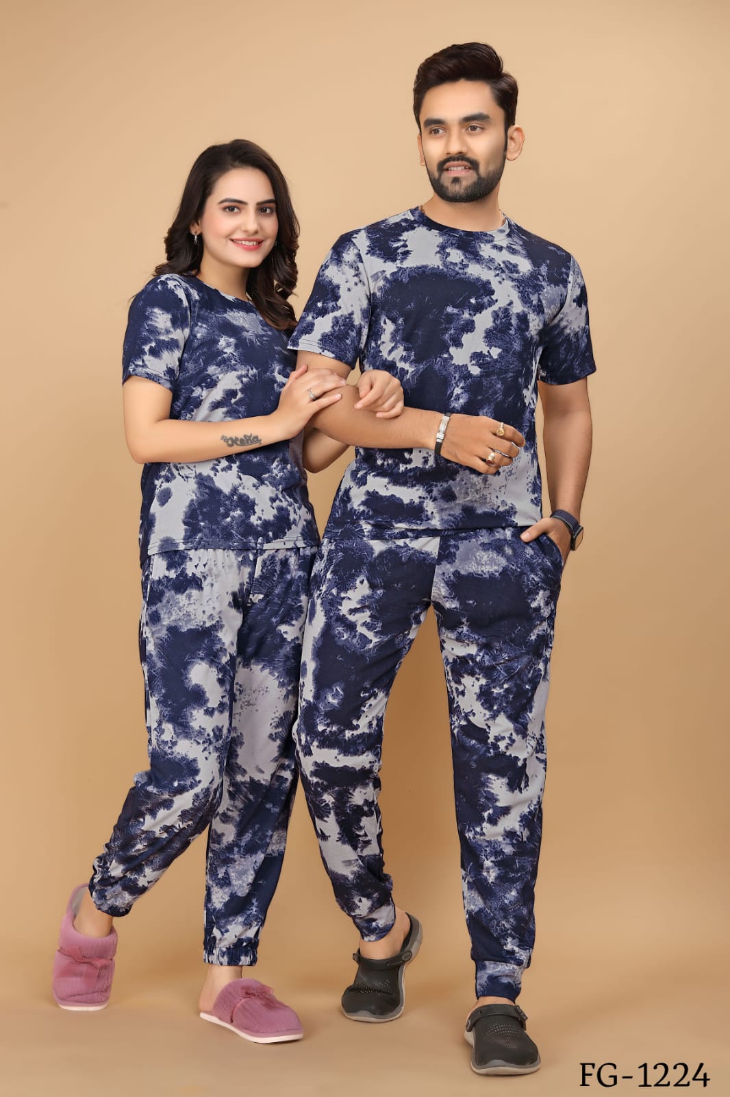 Weekend Passion Couple indossa un set coordinato blu