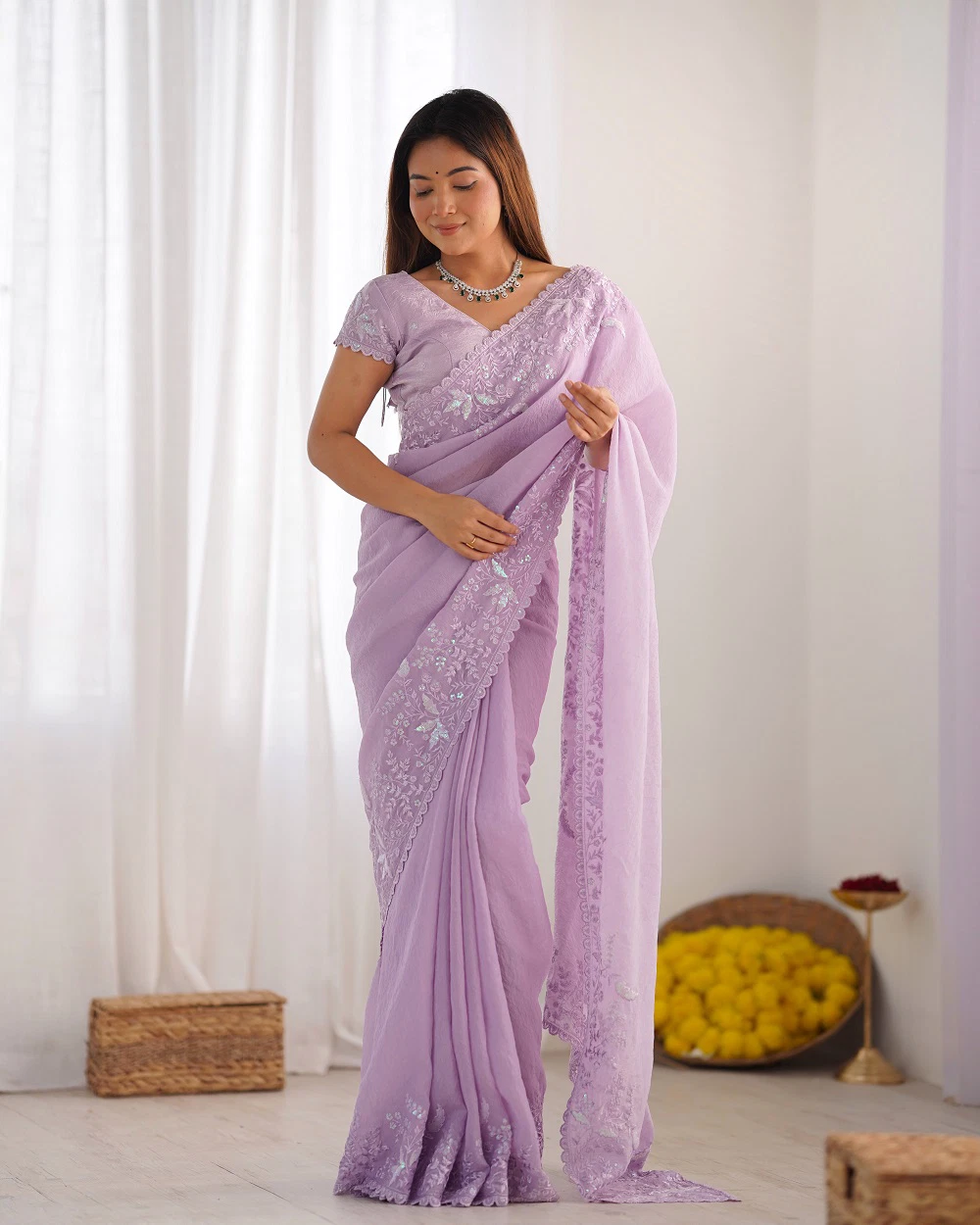 Saree in seta di tessuto di design color lavanda