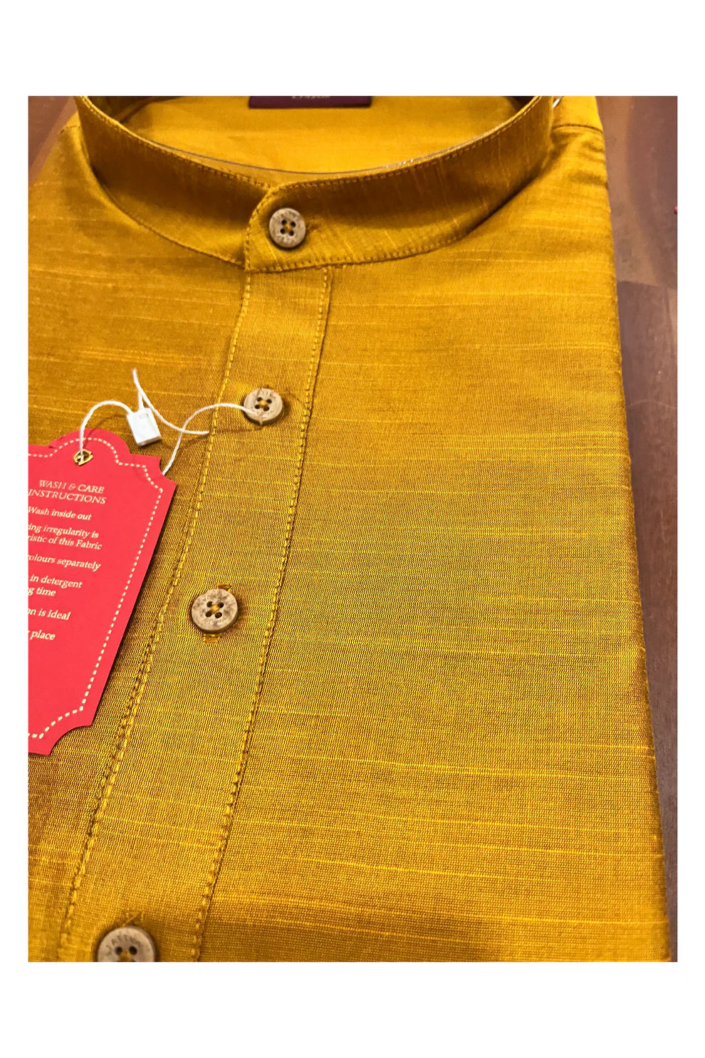 Kurta corta in semi seta per uomo in colore  giallo dorato