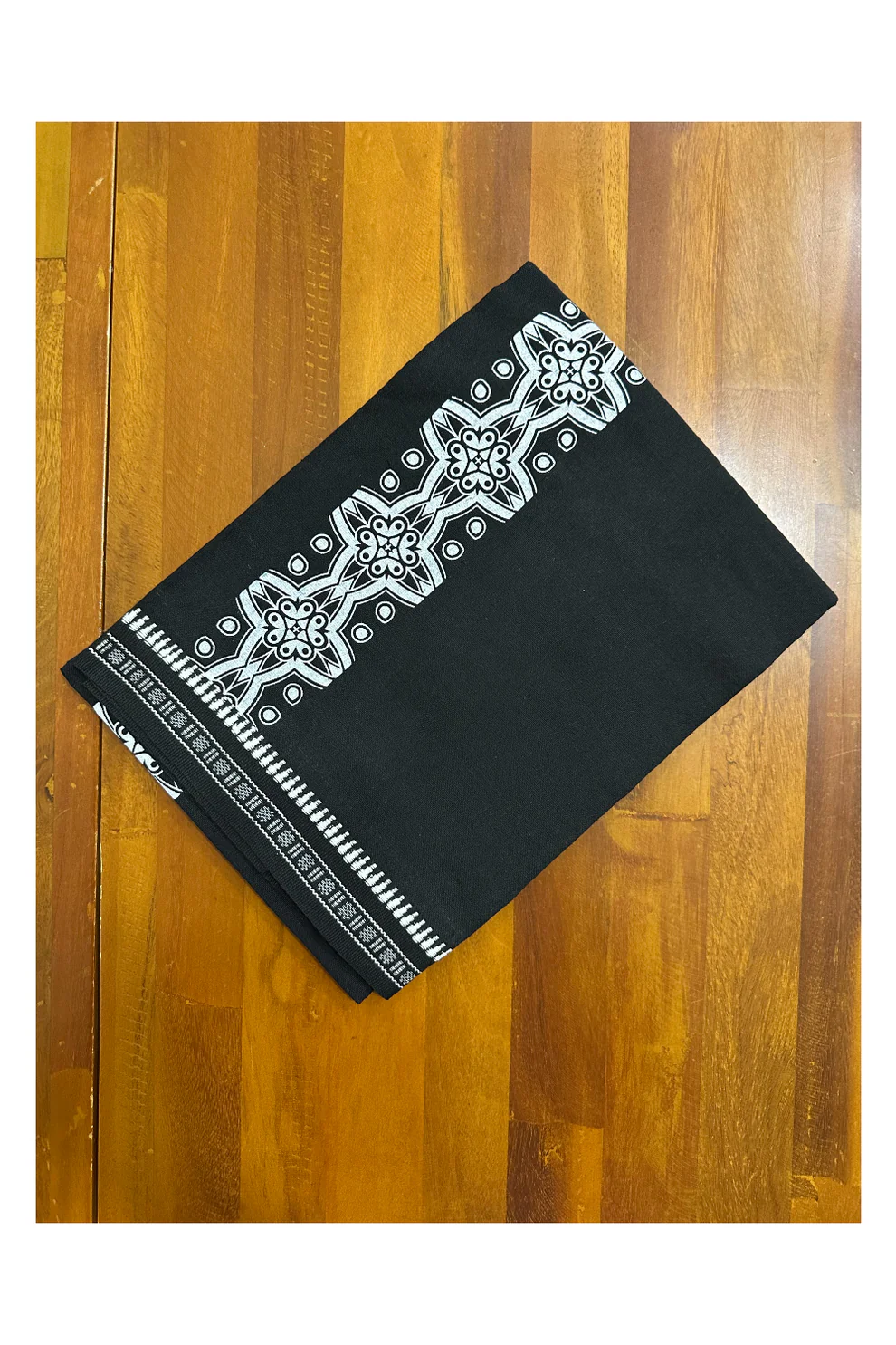 Mundu singolo / Otta Mundu / Lungi stampato nero (Kerala Dhoti dell’India meridionale)