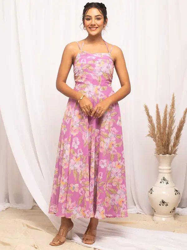 Abito in georgette con stampa floreale rosa chiaro