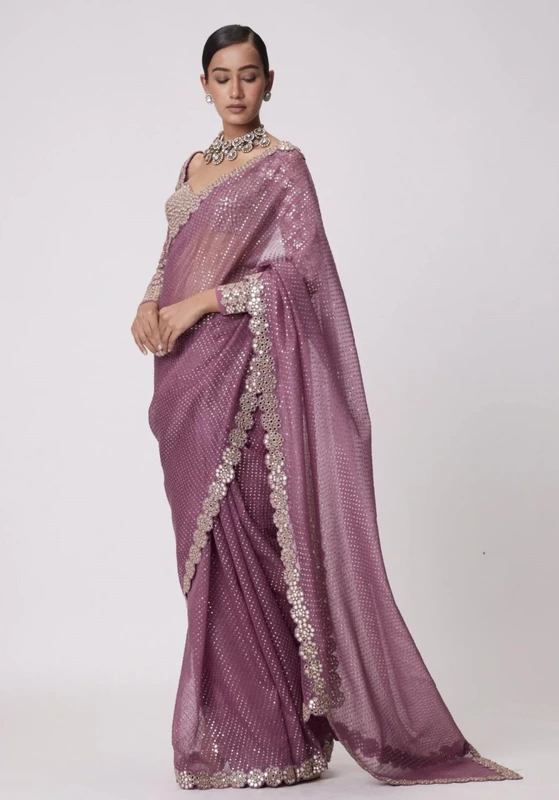 Designer Saree in finto georgette con lavorazione a specchio