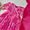 Attraente Georgette Set  Kurti stampato con lavori di ricamo