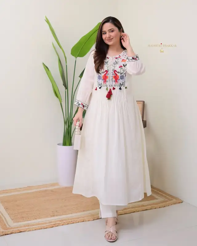 Set Kurti bianco in puro cotone con ricamo