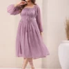 Abito aderente e svasato in chiffon dobby color lavanda