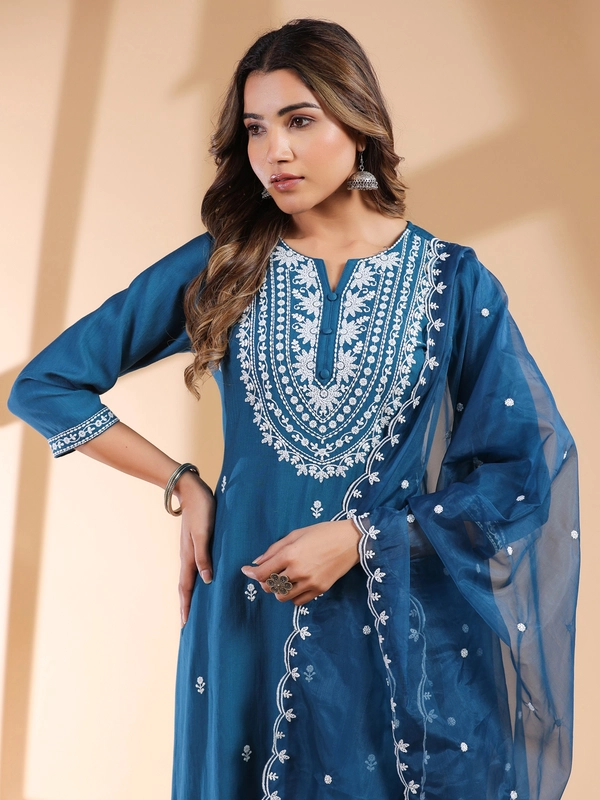 Set Kurta dritto ricamato in misto seta blu acquamarina