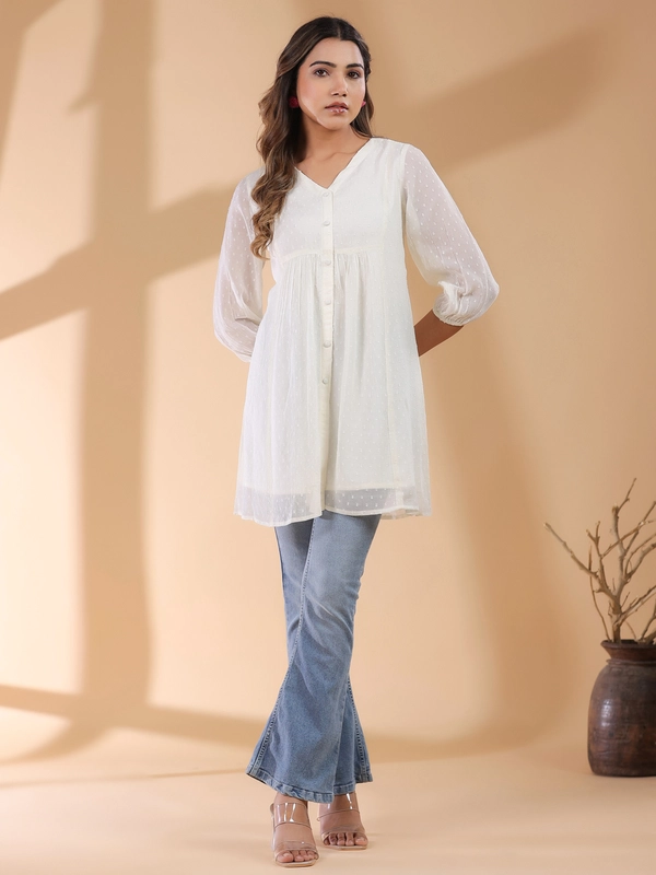 Tunica a trapezio in chiffon bianco sporco con design personalizzato