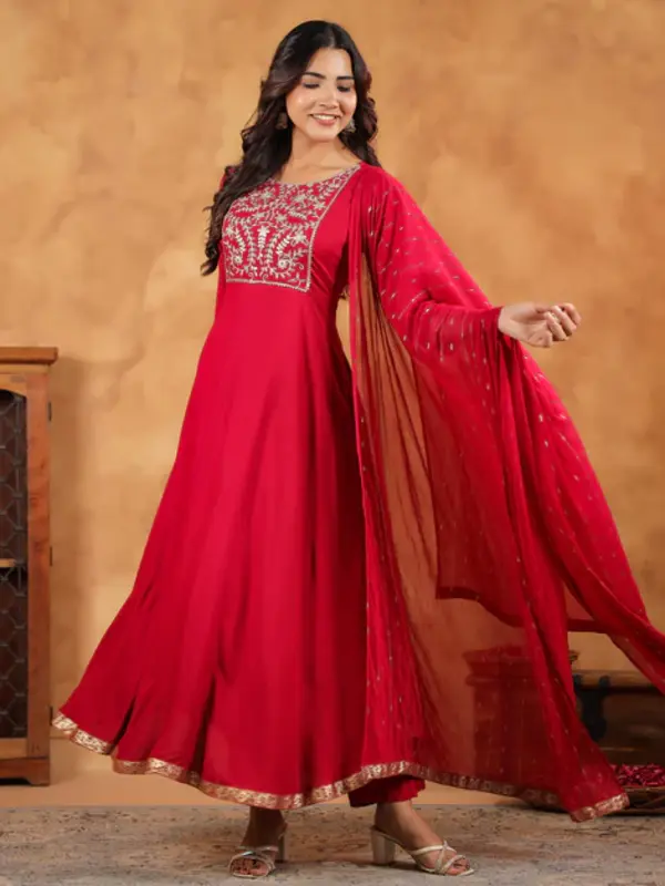 Set Kurta Anarkali ricamato in Rayon Zari rosa