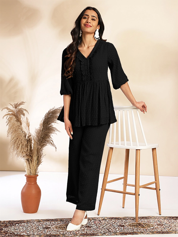 Set coordinato con peplo in chiffon Dobby nero con motivo intrecciato