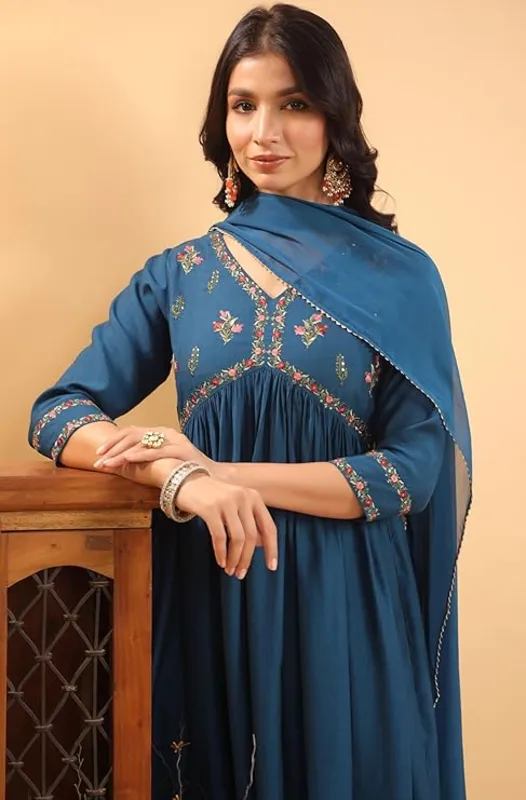 Set Kurta A-Line con Ricamo Yoke in Miscela di Seta Blu Acquamarina