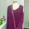 Top e dupatta anarkali di design in finta georgette con ricami fatti a mano