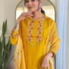 Set Kurta in Seta Gadhwal con ricamie e duptta in seta taby