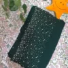 Sari di design in georgette verde scuro con lavori in pietra
