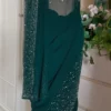 Sari di design in georgette verde scuro con lavori in pietra