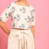 Top corto con palazzo con stampa floreale in cotone flessibile color crema
