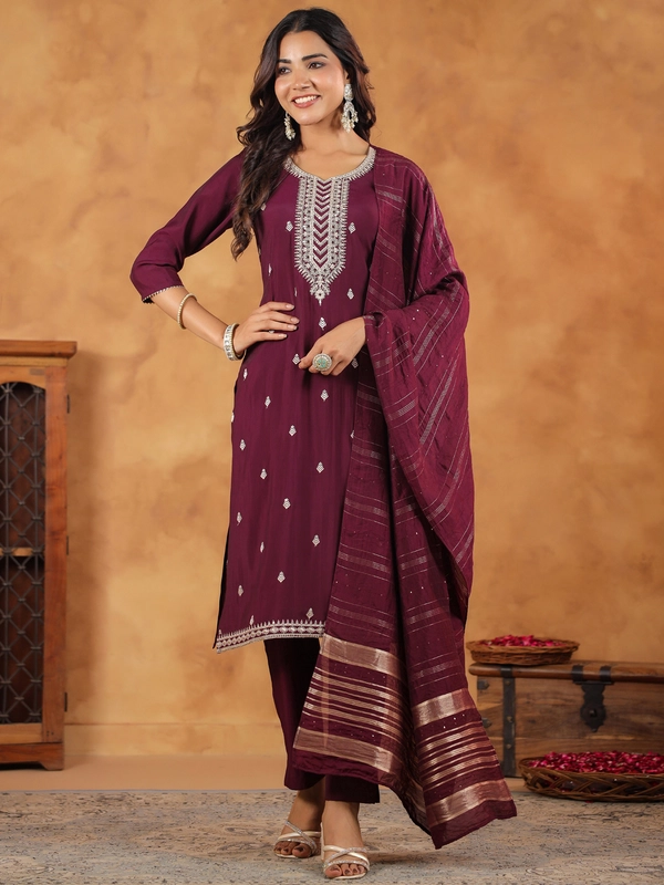 Completo Kurta Anarkali in Rayon Nero con Ricamo Zari
