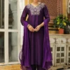 Completo Kurta a trapezio con carré ricamato in misto seta viola