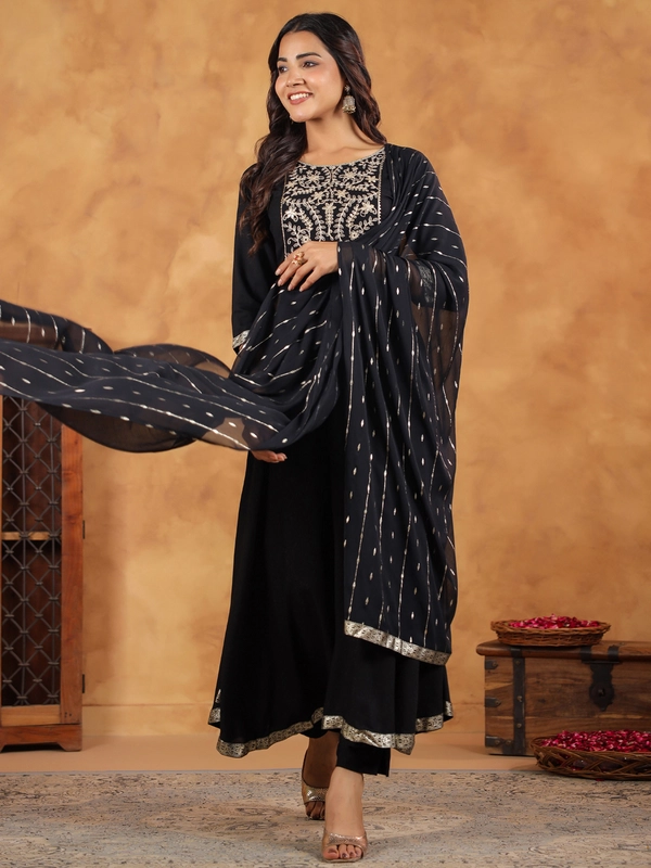Completo Kurta Anarkali in Rayon Nero con Ricamo Zari