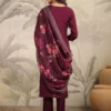 Completo Kurta dritto con carré ricamato in seta Chanderi viola