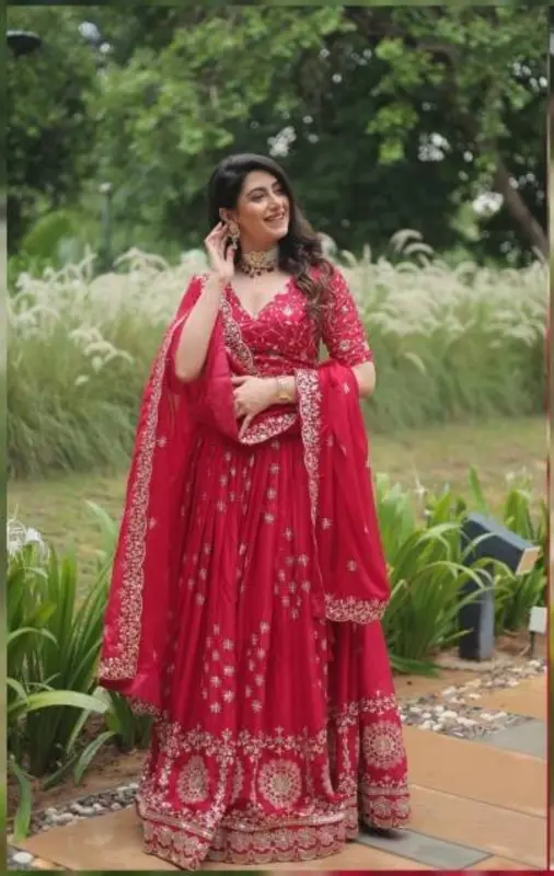 Lehenga Choli in seta Rangoli di design