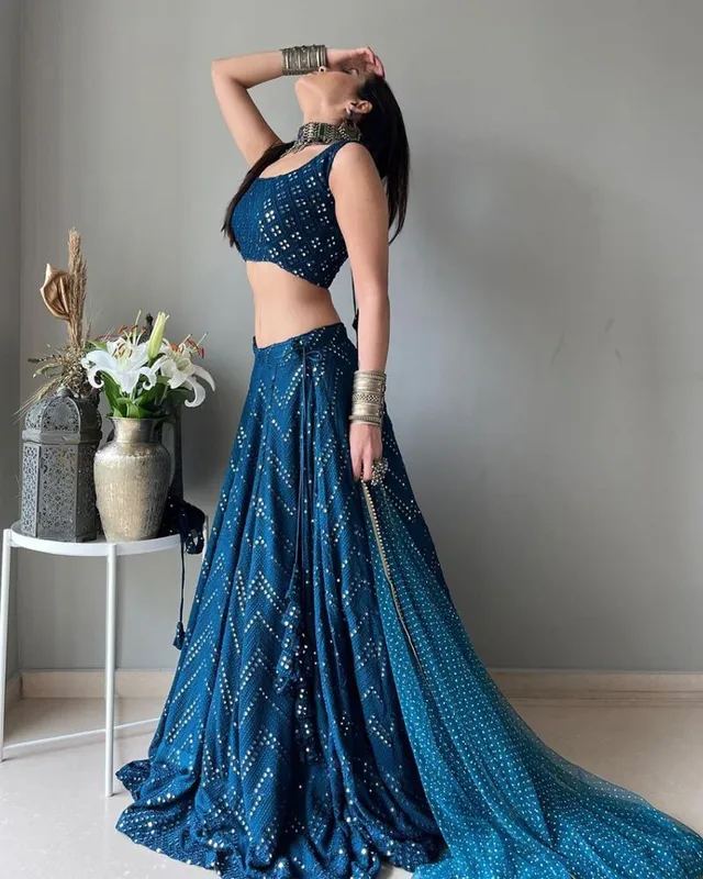 Designer Lehenga Choli in finta Georgette colore blu