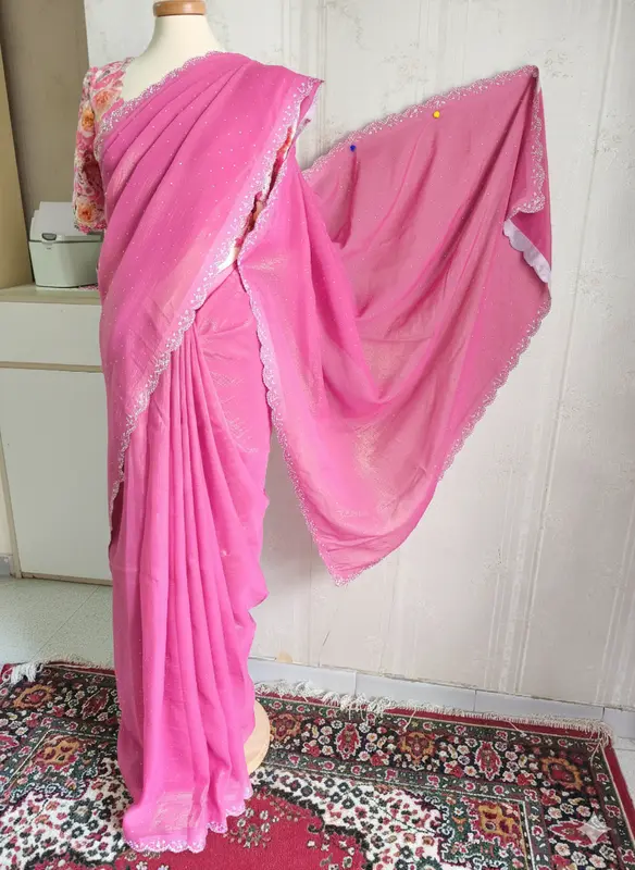 Sari Da Festa in Jimmy Choo, Camicetta Pronta