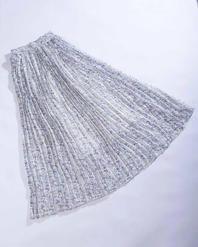 Gonna svasata in chiffon bianco da donna