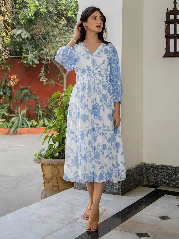 Abito svasato con stampa floreale in georgette dobby blu