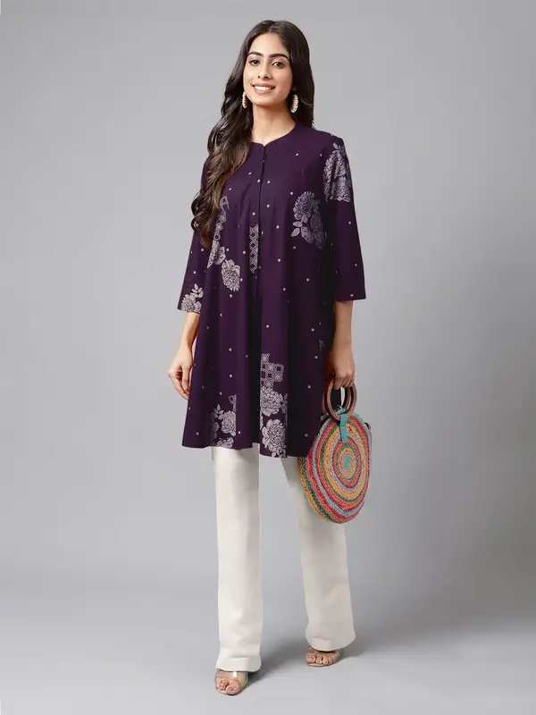 Kurti corto casual a trapezio in puro cotone viola con motivo floreale