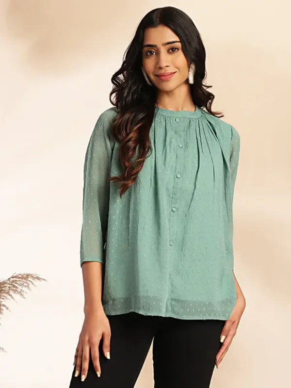 Top regolare in chiffon dobby color salvia con motivo intrecciato