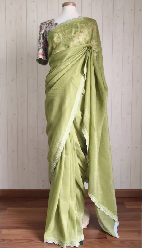 Sari Da Festa in Jimmy Choo, Camicetta Pronta