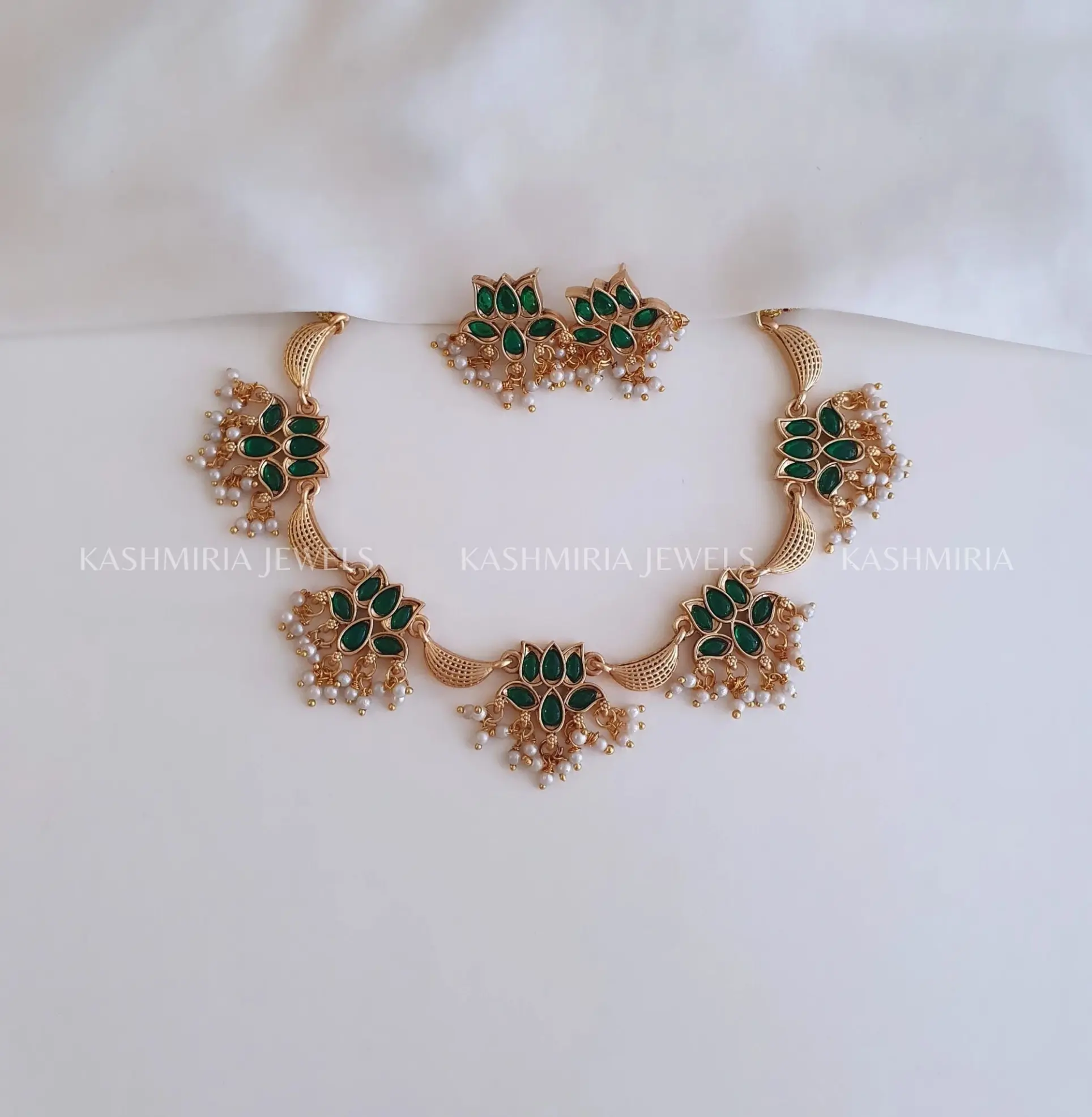 Collana a lotus verde
