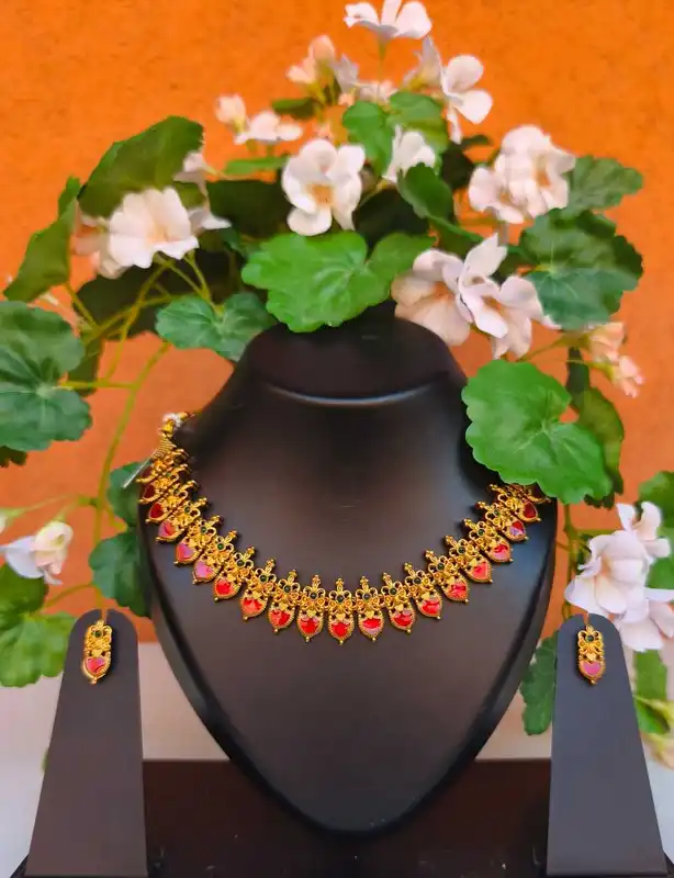 Set Collana tradizionale rosso rubino Nagapadam