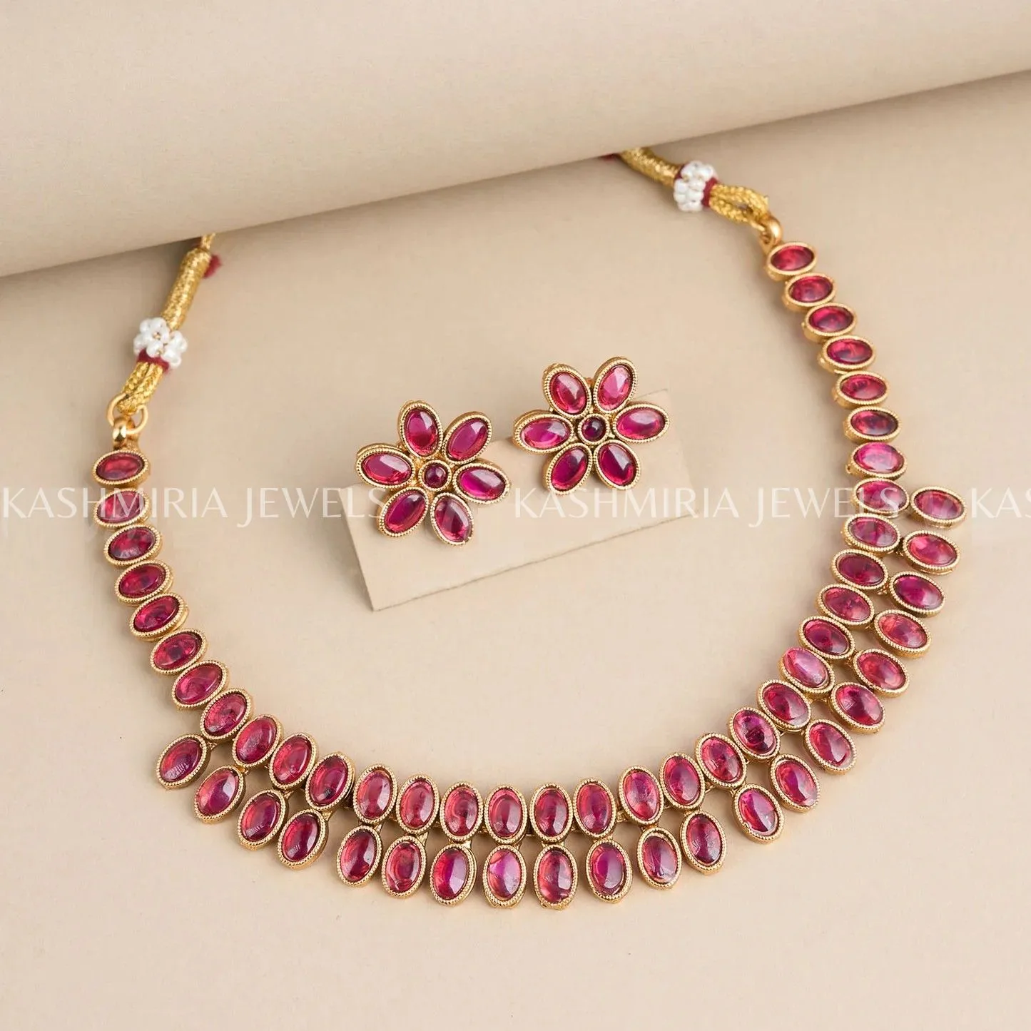 Collana con pietra Kemp