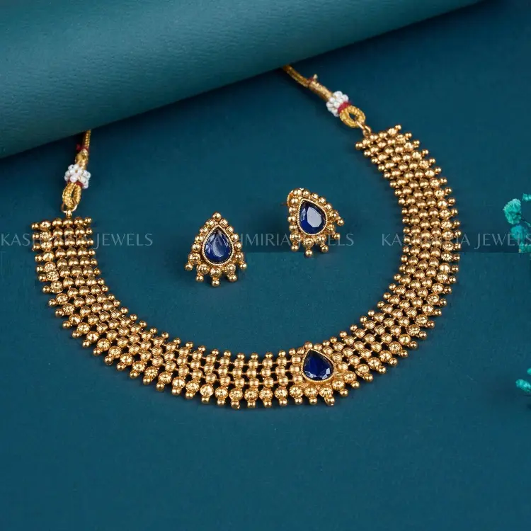 Set Collana girocollo con jhumka orecchini