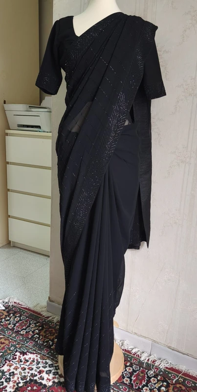 Sari da festa in georgette con decorazioni in pietra, camiceta pronta