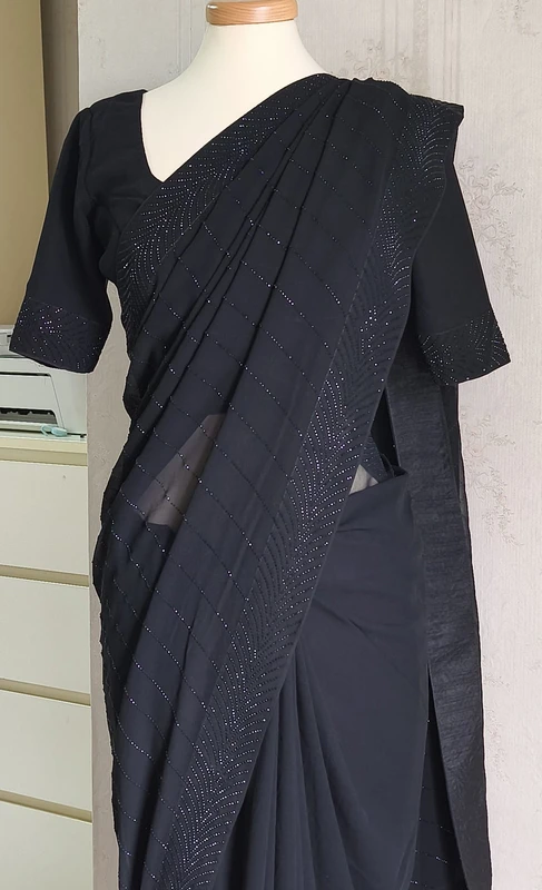 Sari da festa in georgette con decorazioni in pietra, camiceta pronta