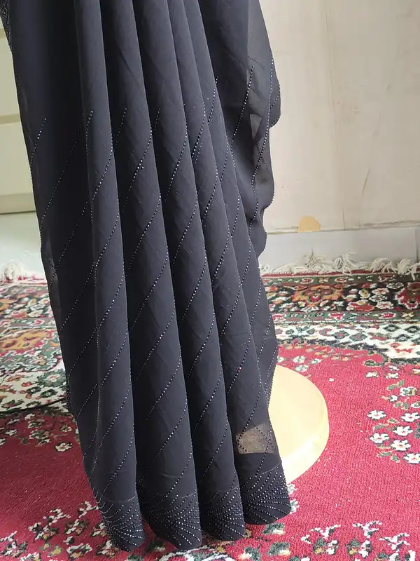 Sari da festa in georgette con decorazioni in pietra, camiceta pronta