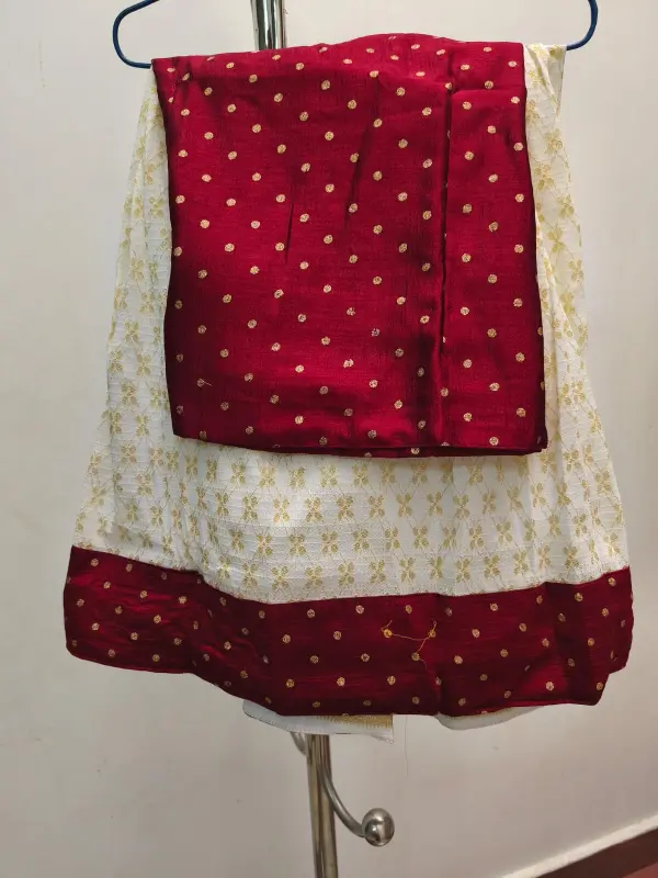 Kasavu Pattu Pavada e camicetta