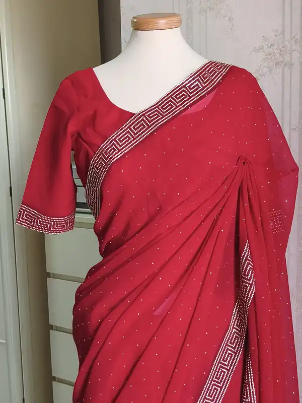 Designer Saree da festa Rosso in Georgette Pesante, Camiceta Pronta