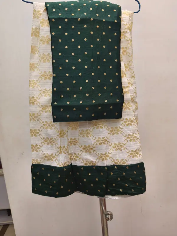 Kasavu Pattu Pavada e camicetta