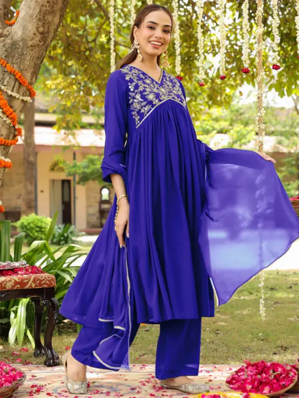 Kurta a trapezio in georgette blu reale con ricamo Zari Yoke, completo di palazzo e dupatta