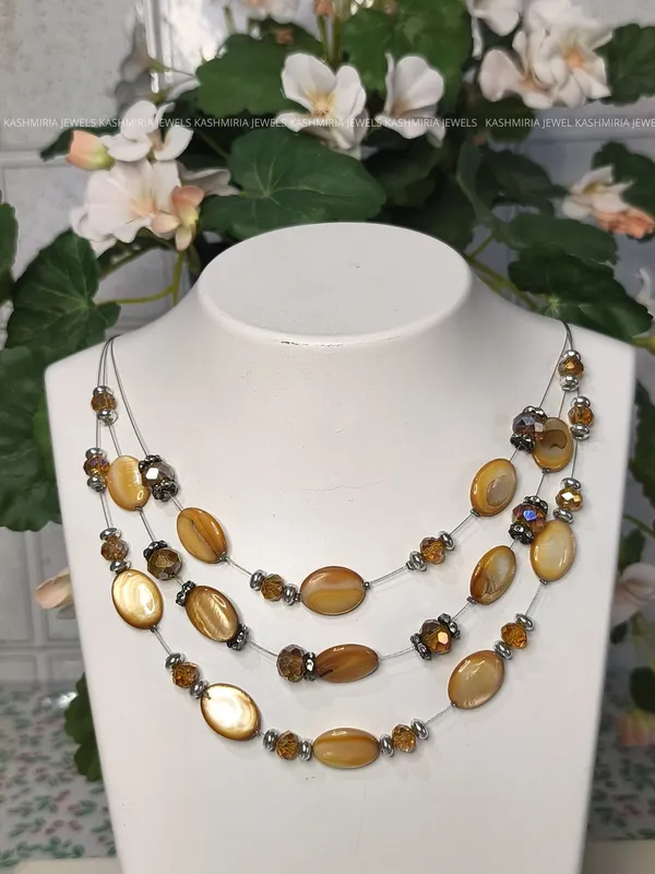 Collana pietre beige