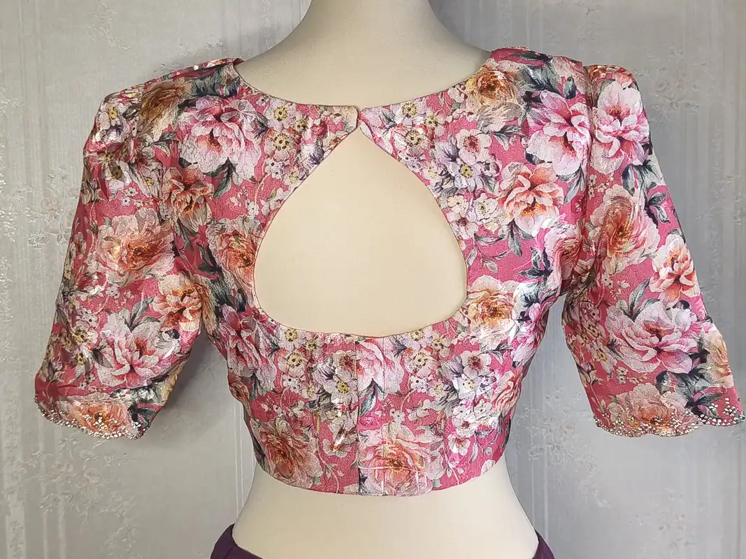 Sari Da Festa in Jimmy Choo, Camicetta Pronta