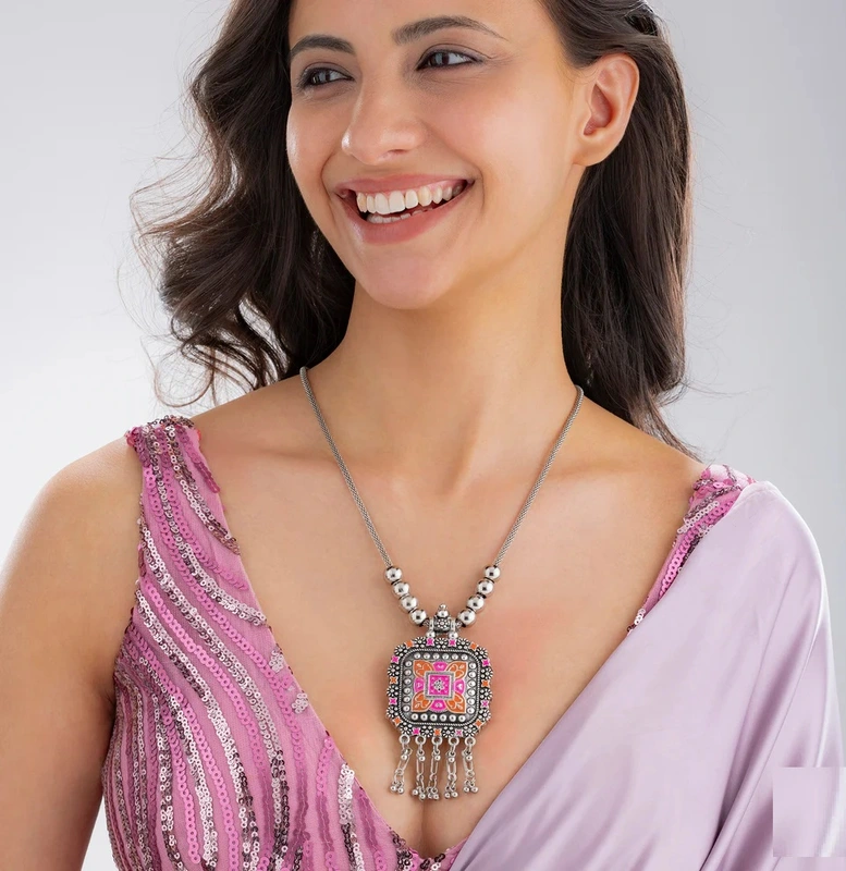 Collana etnica con smalto colorato