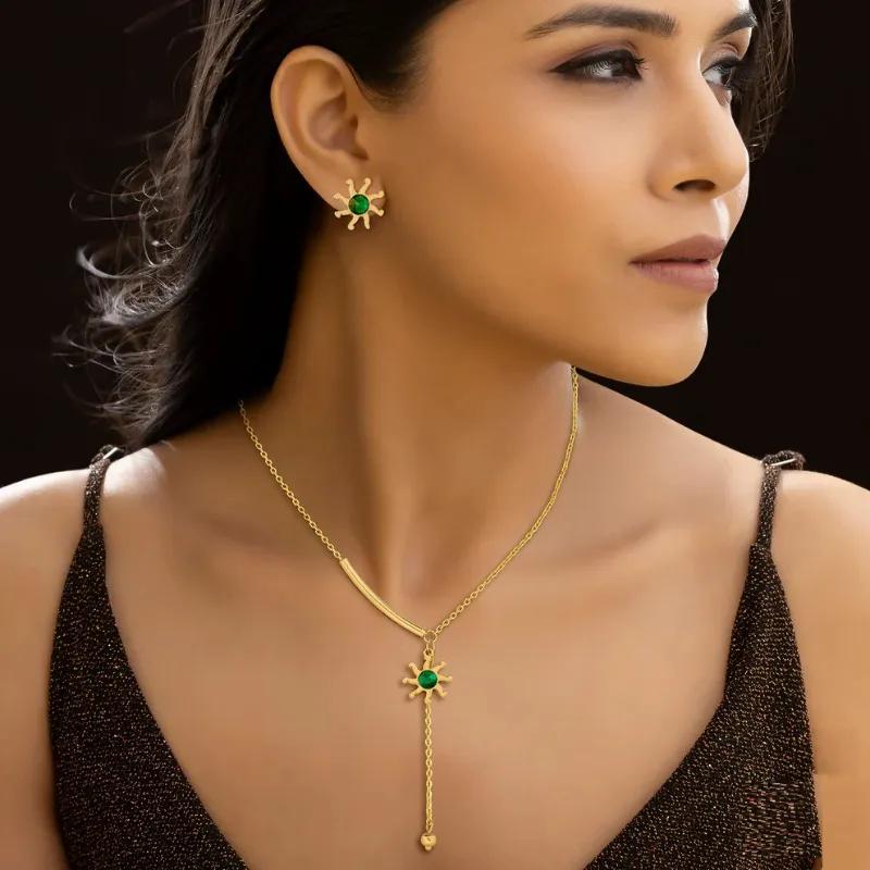 Collana dorata anti-ossidazione con orecchini