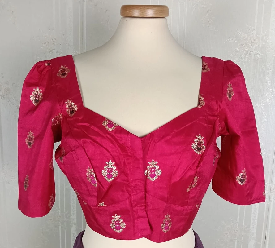 Sari Banarasi in broccato con camicetta pronta