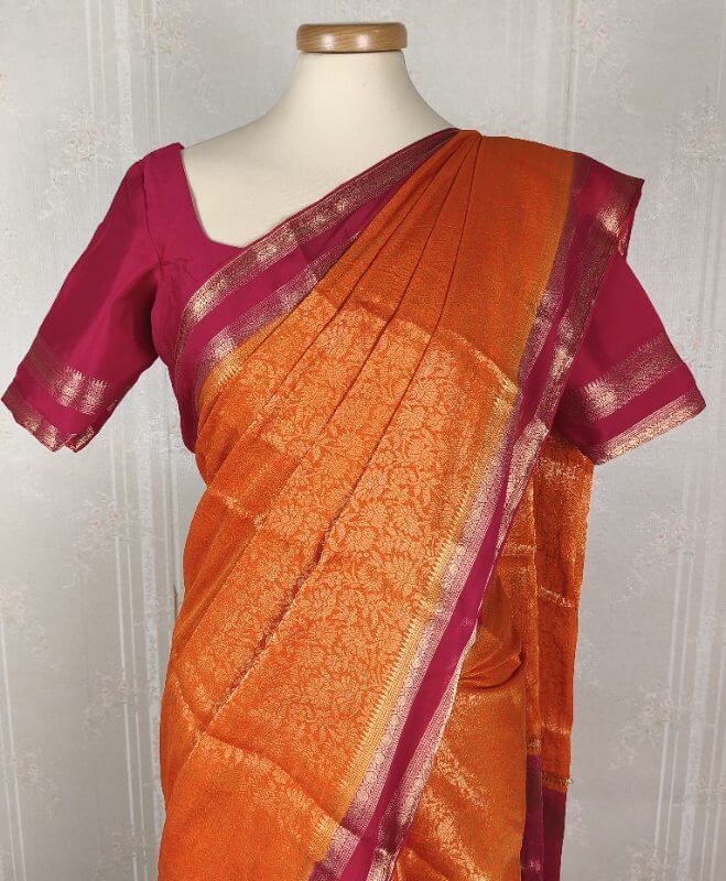 Sari in banarasi broccato con camicetta pronta