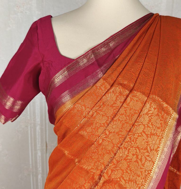 Sari in banarasi broccato con camicetta pronta