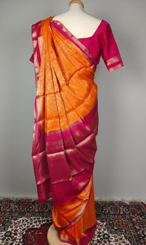 Sari in banarasi broccato con camicetta pronta